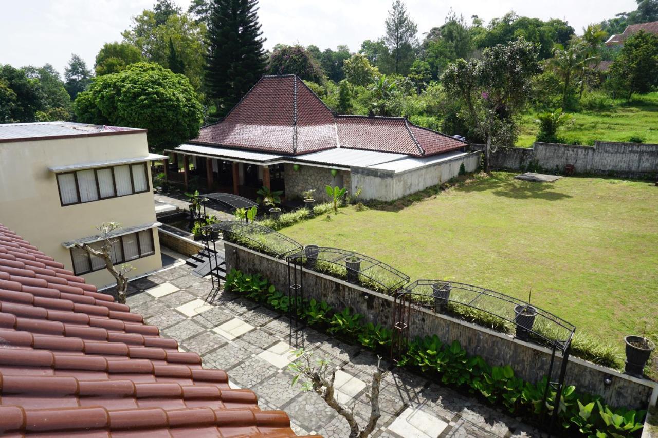 Akasa Hotel Kaliurang Exteriör bild