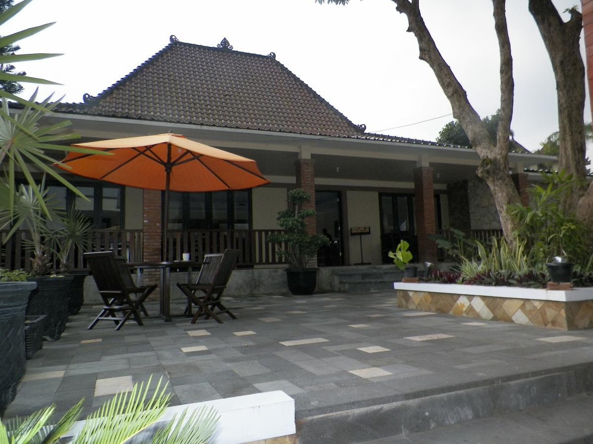 Akasa Hotel Kaliurang Exteriör bild